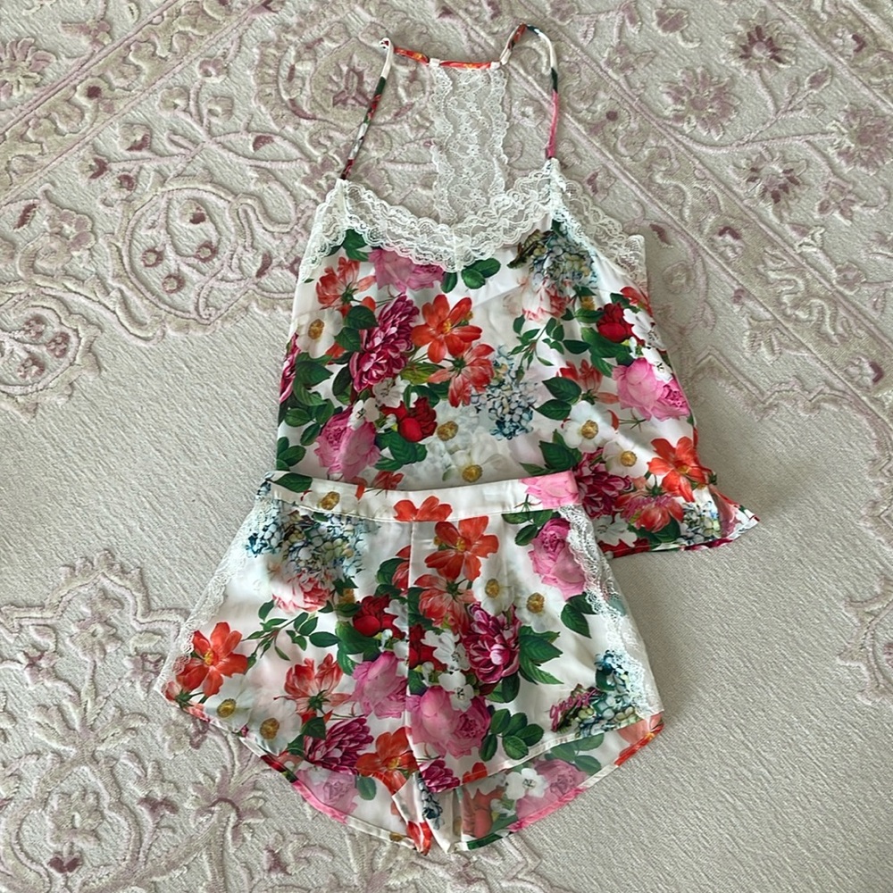 GUESS floral pajama set